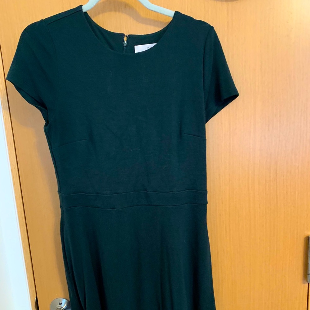 A line dress WITH POCKETS